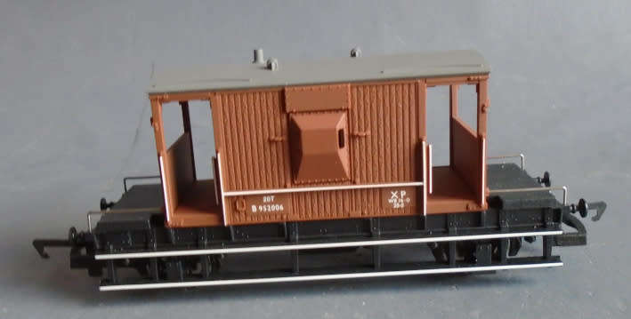 HORNBY HO SCALE - XP 20T GUARDS VAN, EXCELLENT CONDITION