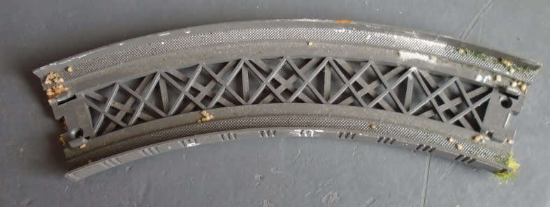 MARKLIN Z SCALE - CURVED BRIDGE AS  PER FOTO