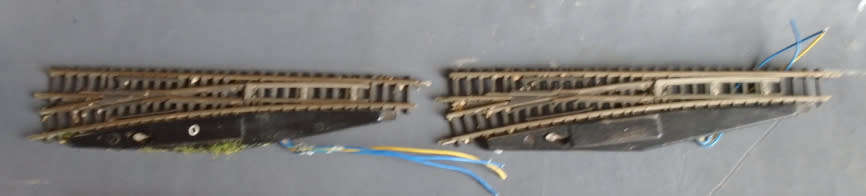 MARKLIN Z SCALE - 2 X ELECTRIC LEFT HAND POINTS & UNCOUPLER AND TRACK