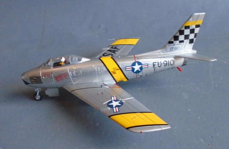 HOBBY MASTER 1/72 SCALE - USA F-86E SABRE