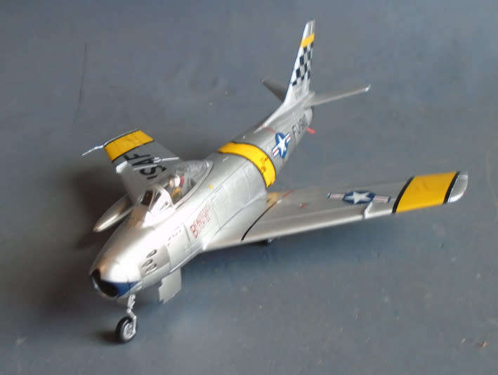 HOBBY MASTER 1/72 SCALE - USA F-86E SABRE