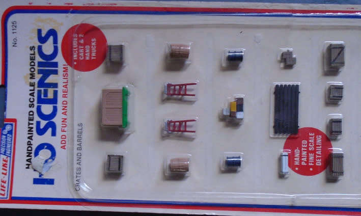 LIFE-LIKE HO SCALE - CRATES & BARRELS, CARDED
