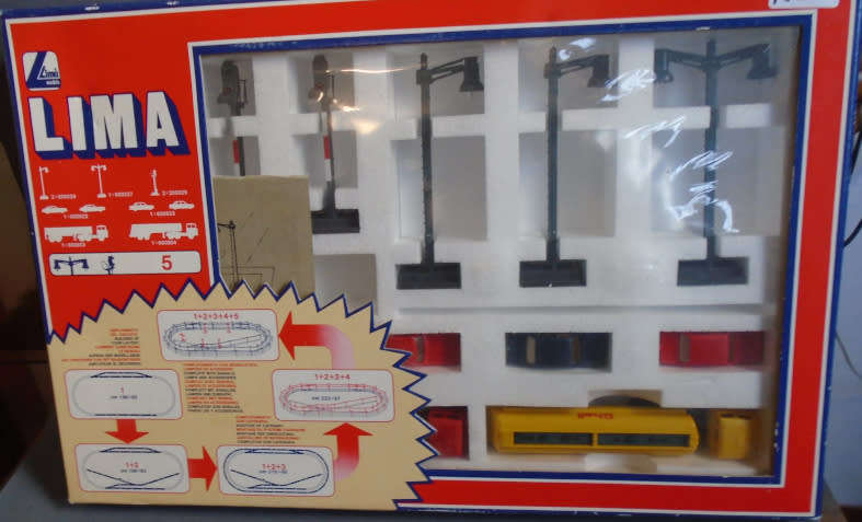 LIMA HO SCALE - SIGNAL, LAMPS & ACCESORIES, BOXED