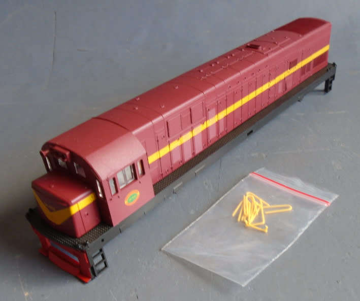 FRATESCHI HO SCALE - SAR CLASS 34 DIESEL LOCO BODY & HANDRAILS - NEW