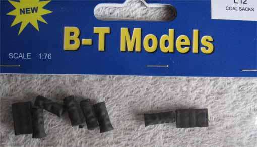 COAL SACKS by BASE-TOYS in 1/76 SCALE (NEW IN PKT)