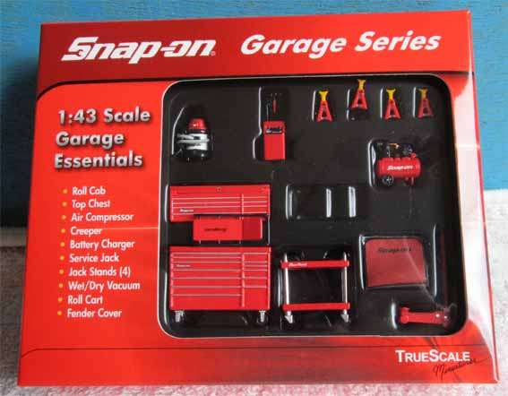 GARAGE ESSNTIALS by TRUE SCALE in 1/43 SCALE (NEW BOXED)
