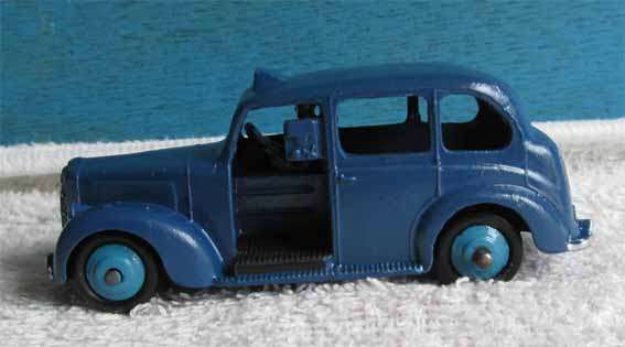 AUSTIN TAXI by DINKY TOYS, MADE IN ENGLAND, MECCANO LTD.