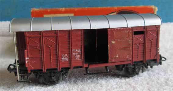 MARKLIN - HO #4605 CLOSED WAGON (BOXED - 1 END FLAP MISSING)  SEE FOTOS
