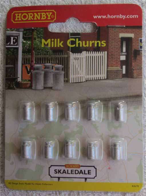 HORNBY - MILK CHURNS in HO/OO SCALE (MINT CARDED)