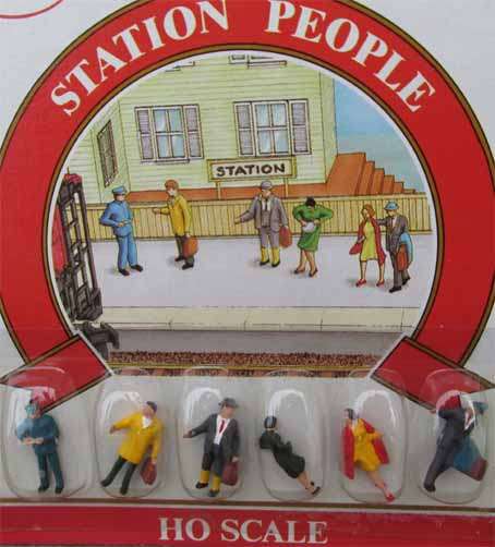MODEL POWER - STATION PEOPLE in HO SCALE (NEW CARDED)