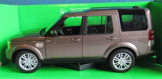 LAND ROVER DISCOVERY 4 by WELLY in 1/24 SCALE (NEW BOXED)