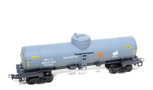 FRATESCHI HO SCALE SPOORNET PETROL TANKER KIT (NEW) - SEE BELOW