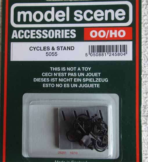 MODEL SCENE - BICYCLES & STAND in HO/OO SCALE (NEW CARDED)