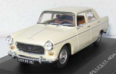 1966 PEUGEOT 404 by UNIVERSAL HOBBIES in 1/43 SCALE (NEW BOXED)