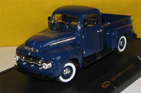1951 FORD F-1 by SIGNATURE MODELS in 1/32 SCALE (NEW BOXED)