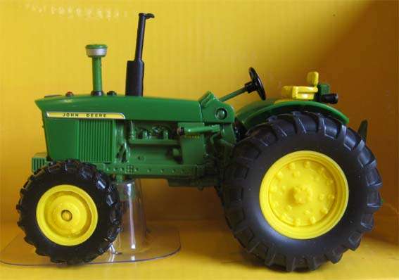 JOHN DEERE 4020 WITH AFWD by ERTL in 1/32 SCALE (NEW BOXED)