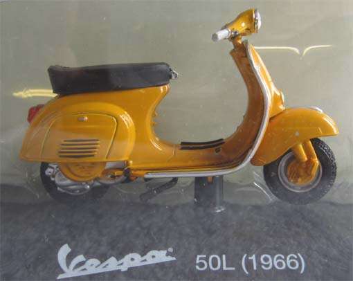 1966 VESPA 50L in 1/18 SCALE (NEW CARDED)