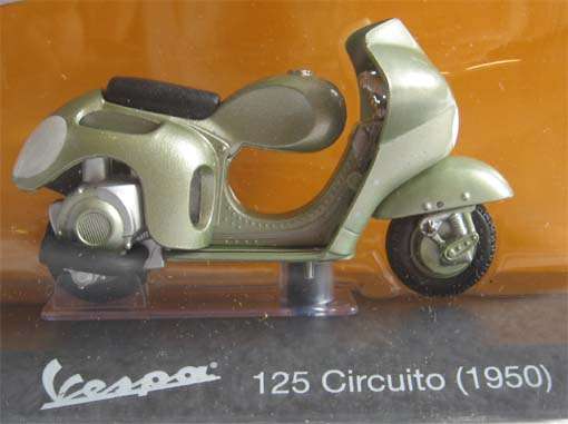 1950 VESPA 125 CIRCUITO in 1/18 SCALE (NEW CARDED)