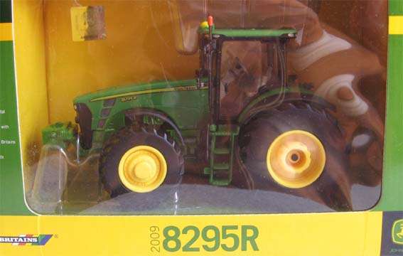 2009 JOHN DEERE 8295R TRACTOR by BRITAINS in 1/32 SCALE (NEW BOXED)