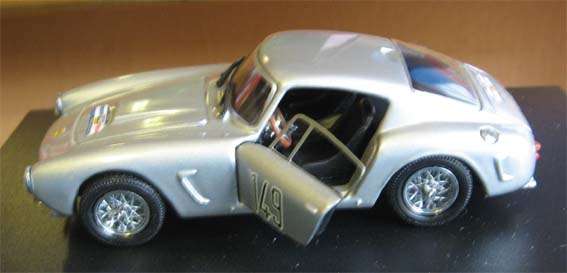 1961 FERRARI 250 GT by JOUEF EVOLUTION in 1/43 SCALE (NEW BOXED)