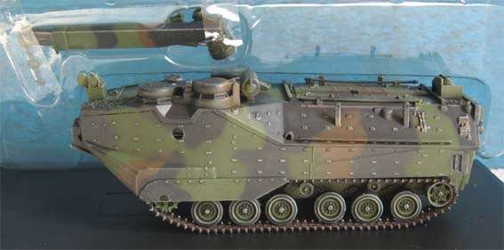 AAVR7A1 ASSAULT AMPHIBIAN VEHICLE RECOVERY by DRAGON ARMOUR in 1/72 SCALE (NIB)