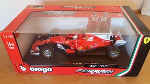 Ferrari 1:18 SF70-H Vettel 2017 F1 Burago Race & Play