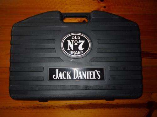 JACK DANIELS 18 PIECE ( BUSH BABY ) BRAAI SET IN CASE