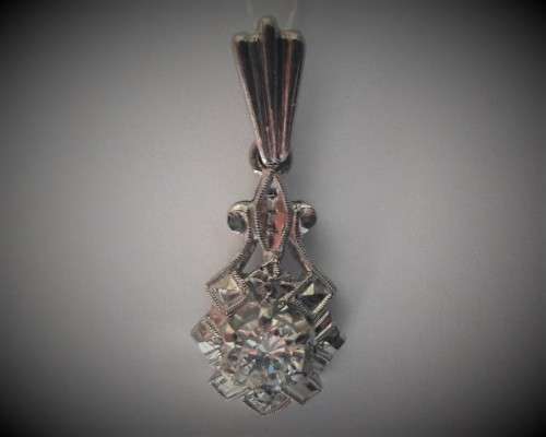 Vintage Diamond Pendant 0.25K set in 18ct White Gold