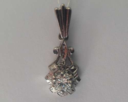 Vintage Diamond Pendant 0.25K set in 18ct White Gold