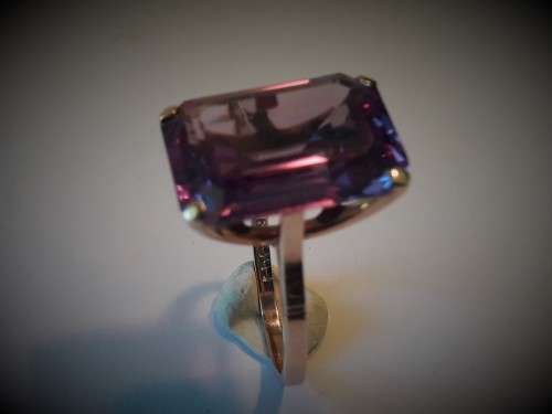 Vintage 9ct Gold Blue Stone Ring