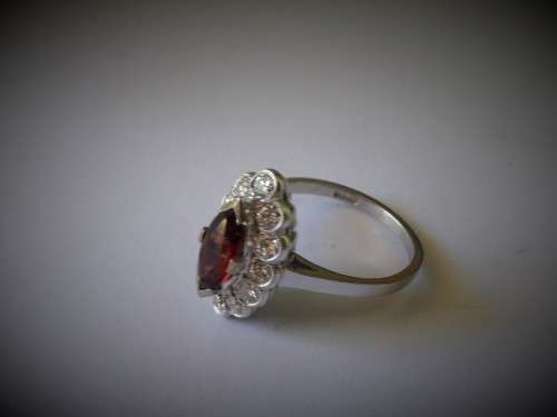 Vintage Garnet and Diamond Ring set in 16ct White Gold