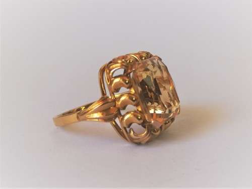 Vintage Citrine Ring encased in 9ct Gold