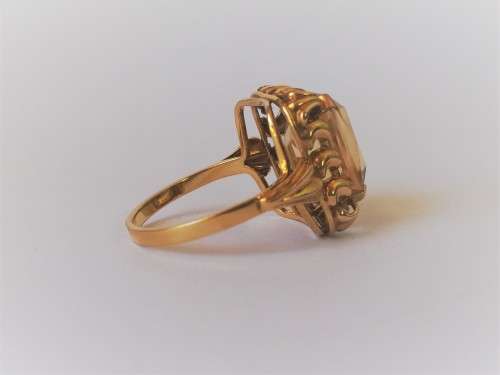 Vintage Citrine Ring encased in 9ct Gold