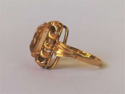 Vintage Citrine Ring encased in 9ct Gold