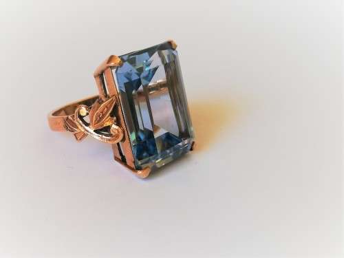 Vintage 9ct Gold Aquamarine Ring
