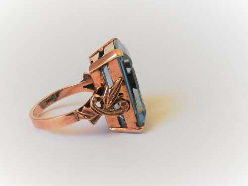 Vintage 9ct Gold Aquamarine Ring