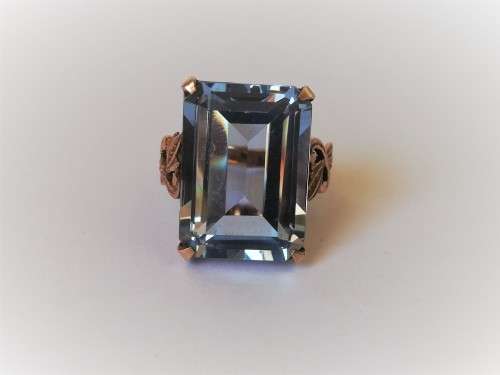 Vintage 9ct Gold Aquamarine Ring