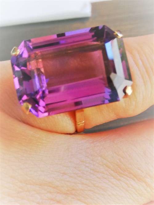 Vintage 18ct Gold Amethyst Ring