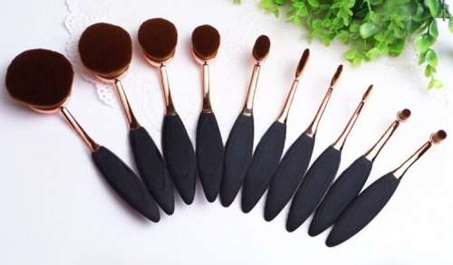 Oval Makeup Brush 10 Piece Set - ***Rose Gold*** ***Free Shipping to Major Centres***