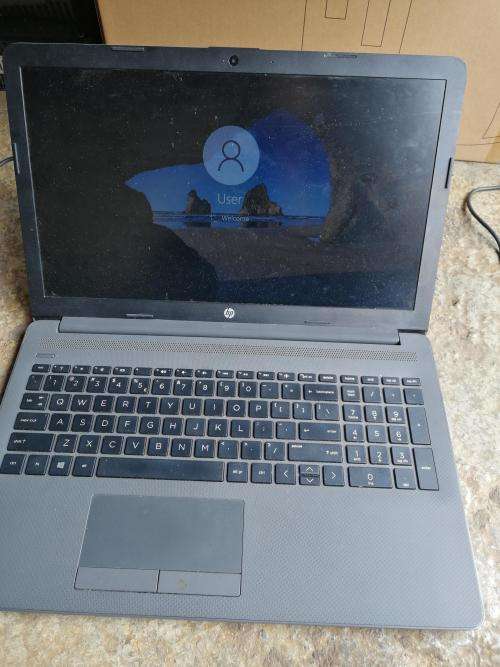 HP 255 G7 LAPTOP, AMD RYZEN 3 3200U WITH RADEON VEGA MOBILE GTX 2600MHZ, 8GB, 256GB,15.6 INCH SCREEN