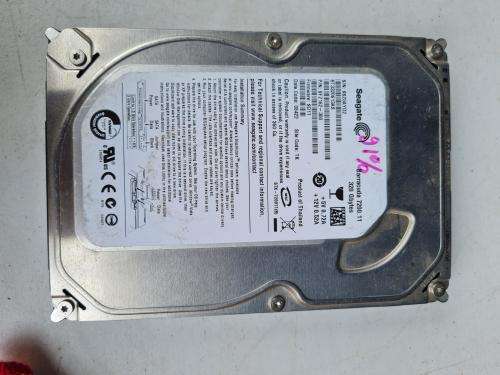 BULK LOT OF HARD DRIVES - TOTAL OF 4 HARD DRIVES - READ DESCRİPTİON