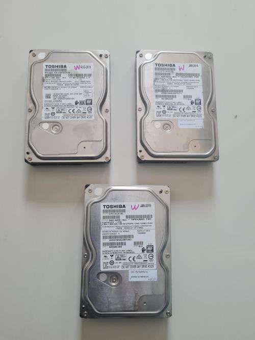 BULK LOT OF LAPTOP HARD DRIVES - 3.5 INCH - 3 X 1TB - 3 HARD DRIVES IN TOTAL