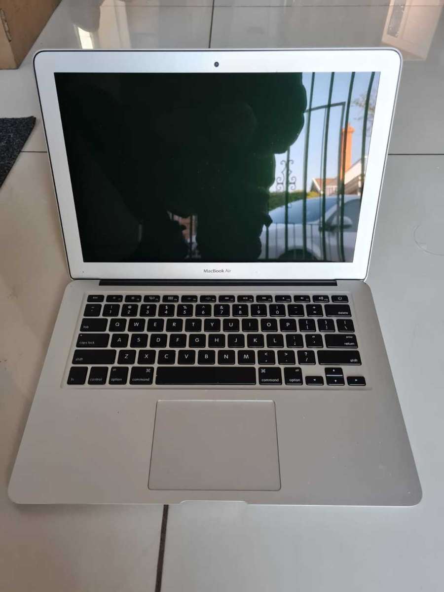MACBOOK AIR 13 - MID 2013 - CORE i7 - 8GB MEMORY - 256GB SSD - 13 INCH SCREEN
