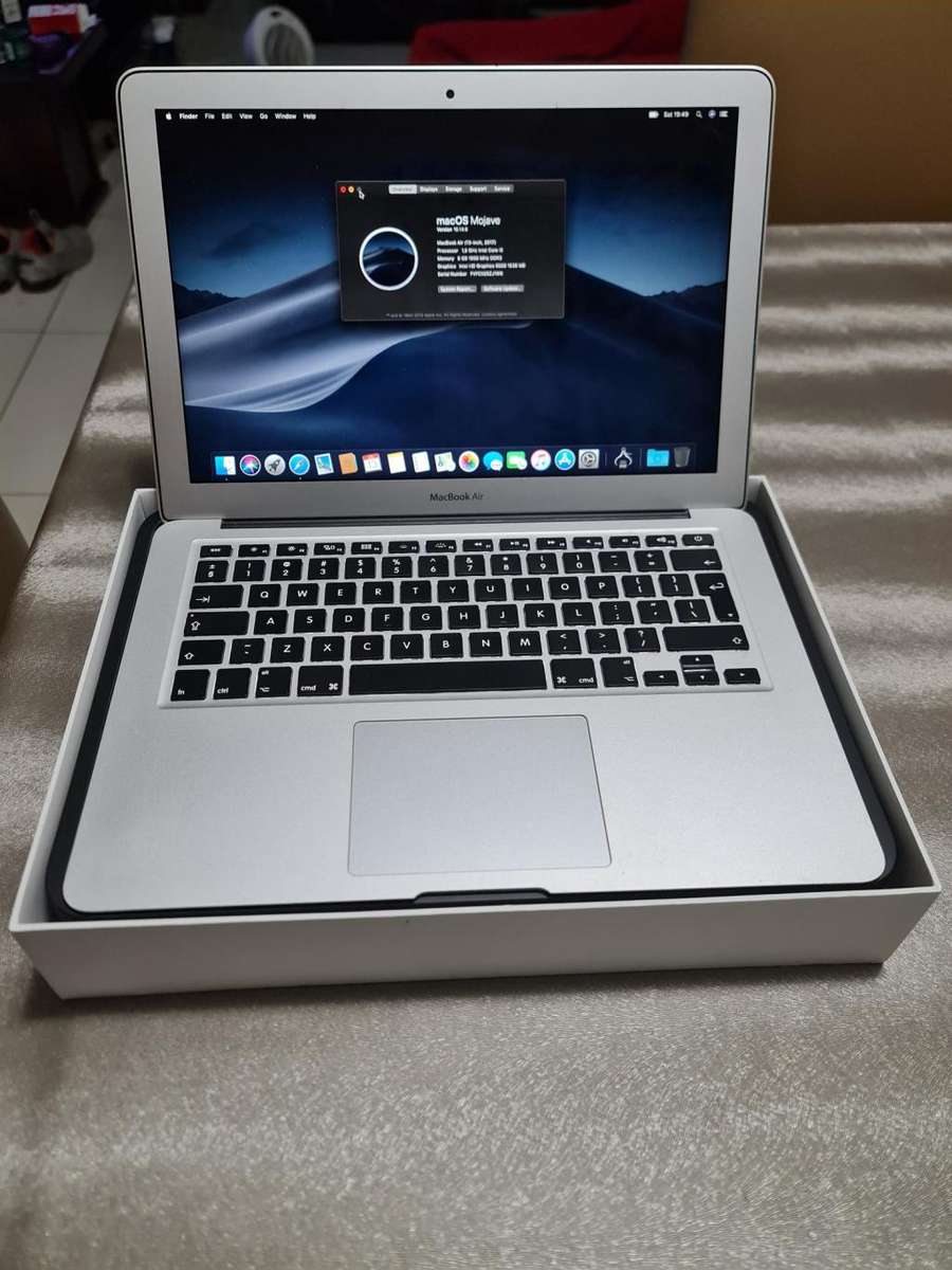 MACBOOK AIR 2017 - CORE i5 - 8GB MEMORY - 128GB SSD HARD DRIVE - WITH BOX