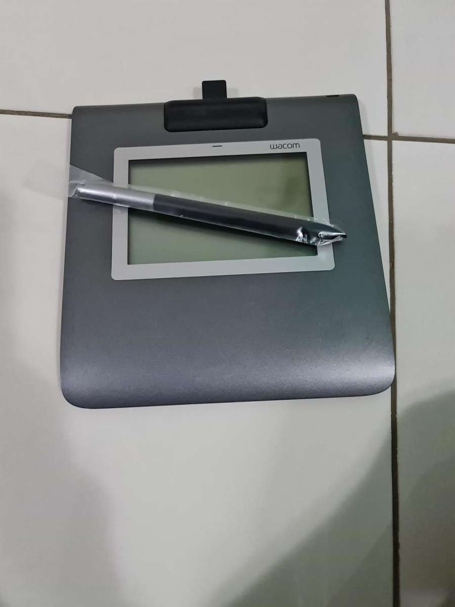 WACOM STU-430 SIGNATURE PADS, 4.5 INCH MONOCHROME REFLECTIVE LCD, BATTERY-FREE PEN INCLUDED