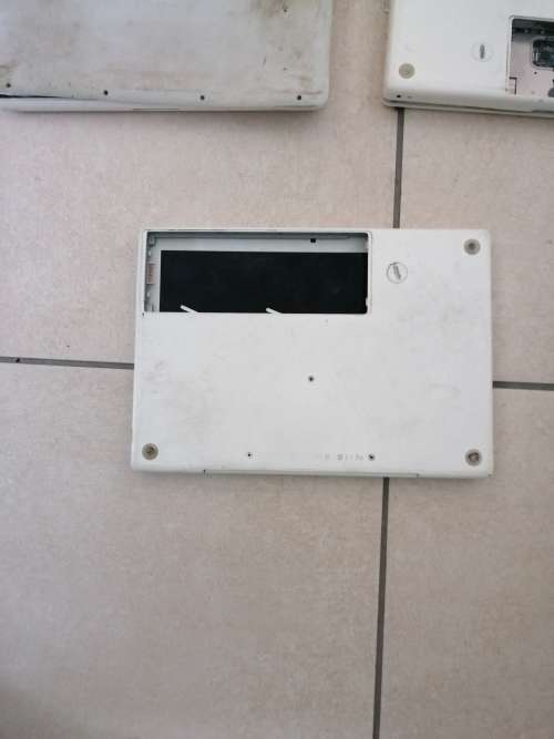 BULK LOT OF NON WORKING APPLE MACBOOKS, LOT OF 7 UNITS IN TOTAL (PLEASE READ)