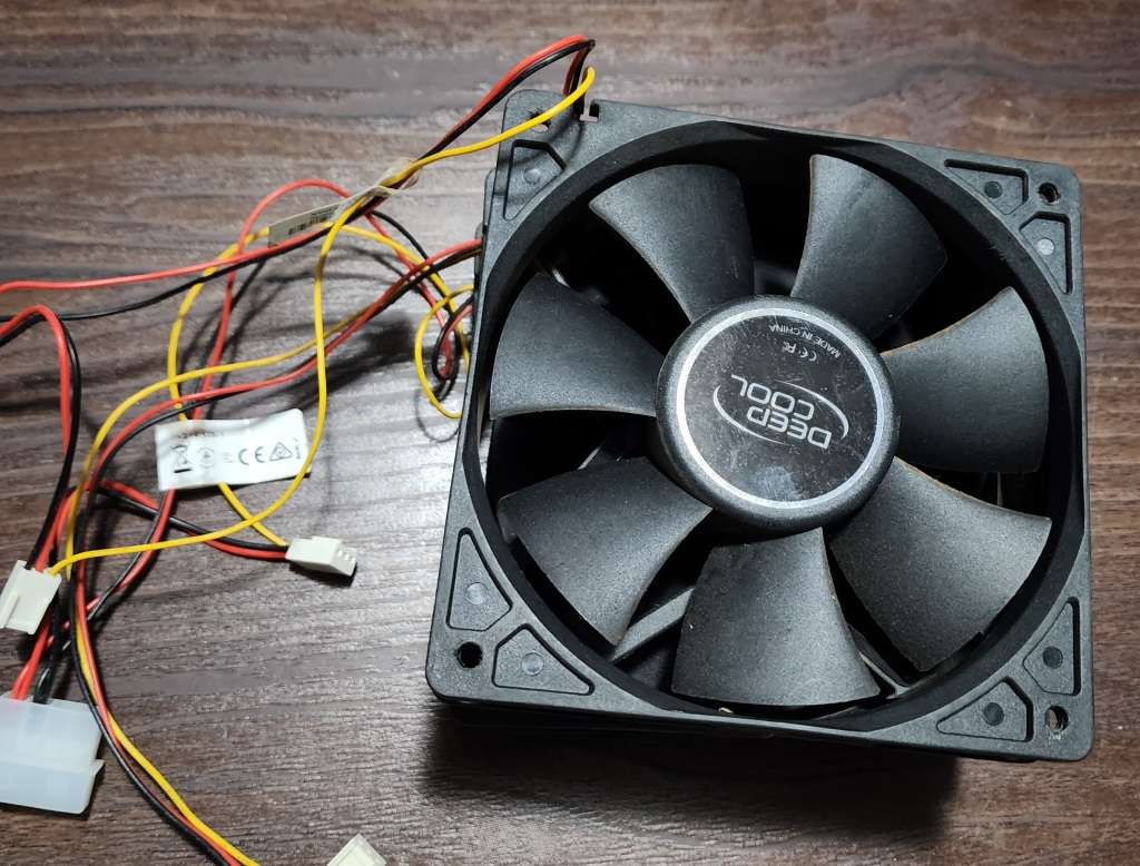 3x 120mm fans
