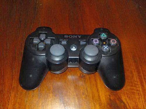 PlayStation 3 SixAxis Controller (PS3 Official Product)