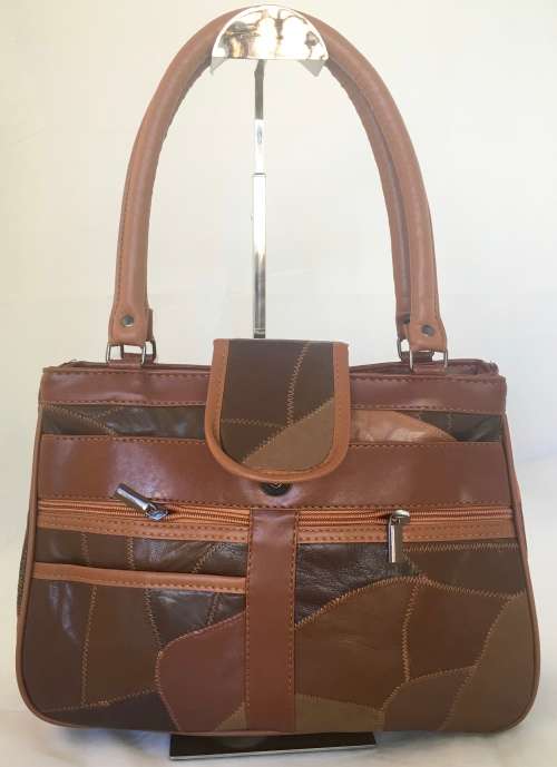 LADIES GENIUNE LEATHER HAND BAG IN  A Brown. SIMPLY GORGEOUS!!l