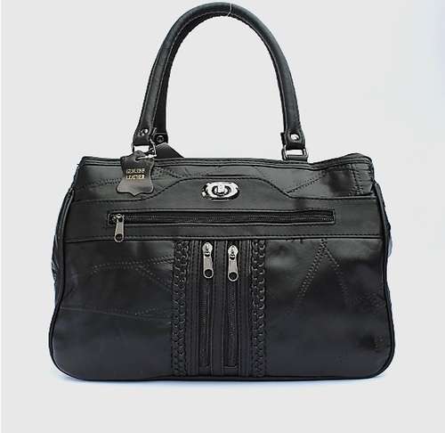 LADIES GENIUNE LEATHER HAND BAG IN  A  BLACK. SIMPLY GORGEOUS!!l